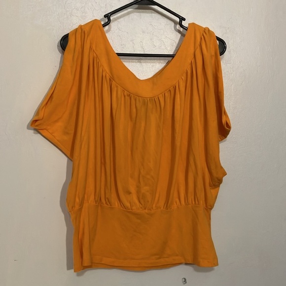 🌈 Metro style split sleeve scoop neck top M - Picture 2 of 5